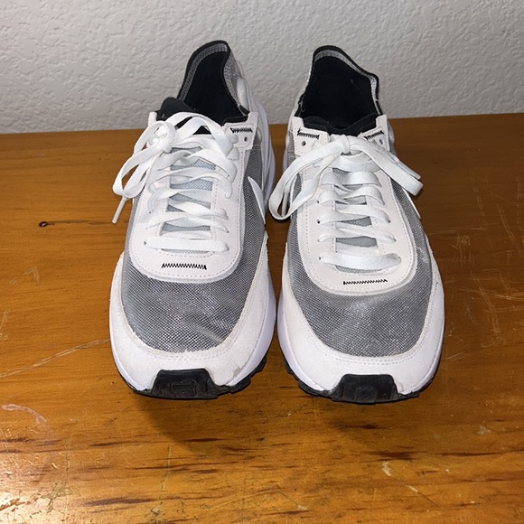 Nike Waffle One, DA7995-100, mens US 9.5 - Picture 2 of 7